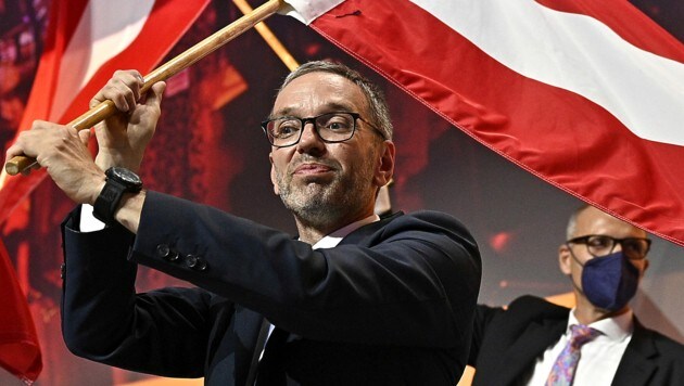Herbert Kickl nach seiner Wahl zum Parteichef beim außerordentlichen Bundesparteitag der FPÖ im Juni 2021 (Bild: APA/Hans Punz)