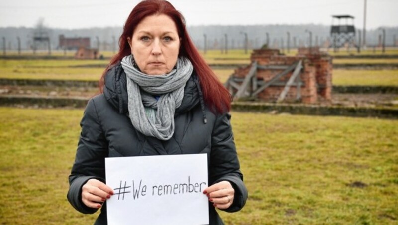 Generalsekretärin des Nationalfonds Hannah Lessing: „Niemals vergessen!“ (Bild: Parlamentsdirektion/Johannes Zinner)