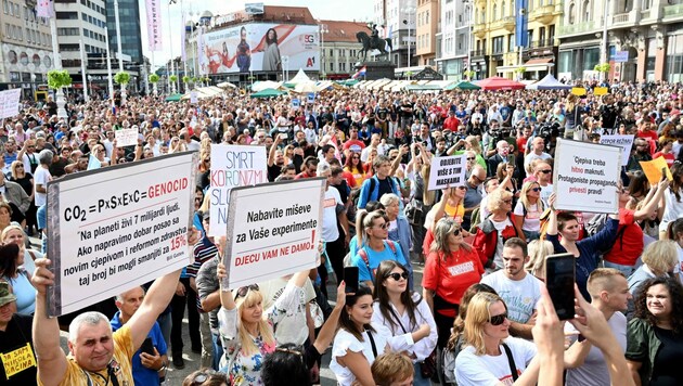 In Zagreb protestierten Krankenschwestern und Pflegepersonal gegen die 3G-Regel. (Bild: AFP)