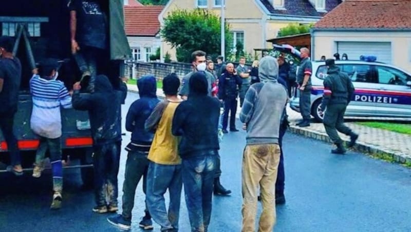 Viele Flüchtlinge kommen vom Burgenland in die Steiermark. (Bild: Schulter Christian)