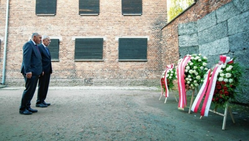 Gemeinsame Reise des Herrn Bundespräsidenten und von Ehefrau Doris Schmidauer mit Herrn Präsidenten des Nationalrates zur Teilnahme an der Eröffnung der neuen österreichischen Länderausstellung im staatlichen Museum Auschwitz-Birkenau (Bild: Carina KARLOVITS/HBF)