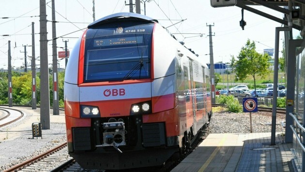 Letzte Woche befand sich eine infizierte Person bei fünf Fahrten in den Zügen der ÖBB. (Bild: Huber Patrick)