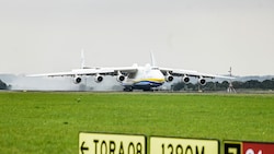 Ankunft der Antonov in Linz (Bild: Alexander Schwarzl)