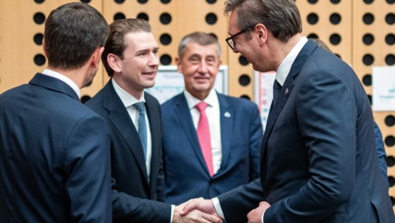 Bundeskanzler Sebastian Kurz mit dem serbischen Präsidenten Aleksandar Vucic (Bild: APA/BKA/ARNO MELICHAREK)