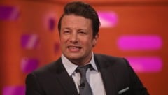 Jamie Oliver ist vor allem als TV-Koch bekannt. Doch er hat auch Kinderbücher geschrieben. Eines steht nun in Australien in der Kritik. (Bild: Isabel Infantes / PA / picturedesk.com)