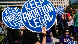 Eine Kundgebung für das Recht auf Abtreibung in der US-Hauptstadt Washington D.C. (Bild: APA/Getty Images via AFP/GETTY IMAGES/JOSHUA ROBERTS)