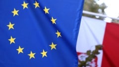 Polen hat zum Jahreswechsel den alle sechs Monate rotierenden EU-Ratsvorsitz übernommen. (Bild: APA/Afp/Kenzo Tribouillard)