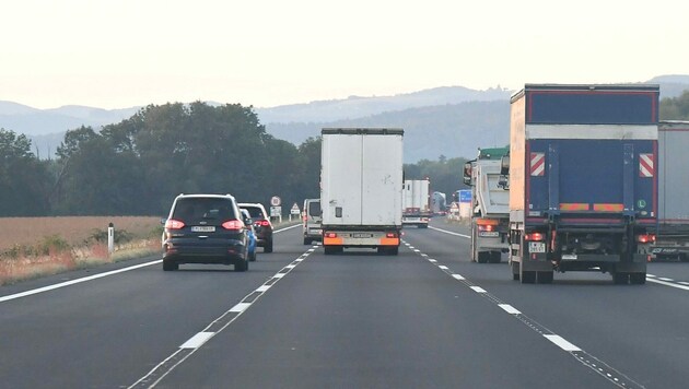 Der Lkw-Verkehr hat im Burgenland drastisch zugenommen. (Bild: Huber Patrick)