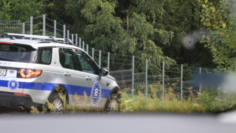 Die europäische Grenzschutzagentur Frontex überwacht die Grenze zwischen Litauen und Weißrussland. (Bild: APA/AFP/PETRAS MALUKAS)