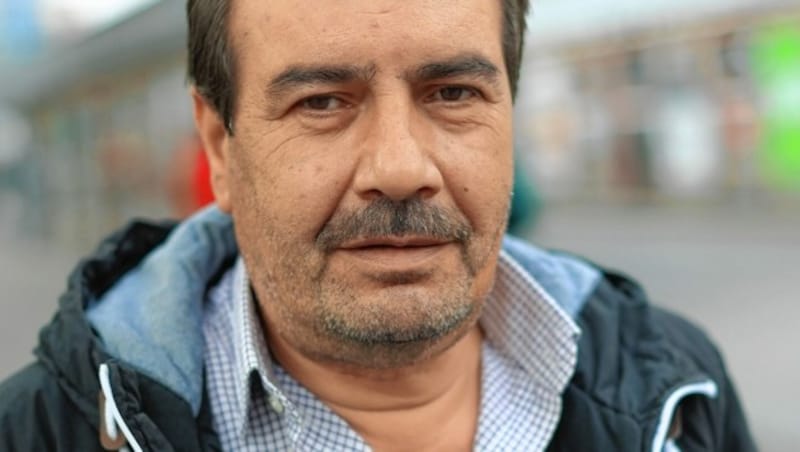 Ramazan Cagatay (55), Bauarbeiter: „Ich zahle für meine 45 Quadratmeter 670 Euro Miete. Dazu kommen noch Strom und Gas. Da bleibt nichts übrig, um sich etwas auf die Seite zu legen.“ (Bild: Peter Tomschi )