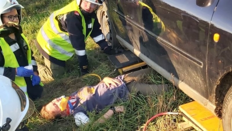 Verletzte wurden gerettet (Bild: Feuerwehr Weiden am See)