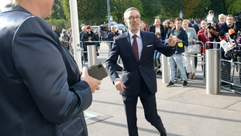 Herbert Kickl am 8. Oktober in Wien (Bild: APA/HERBERT PFARRHOFER)