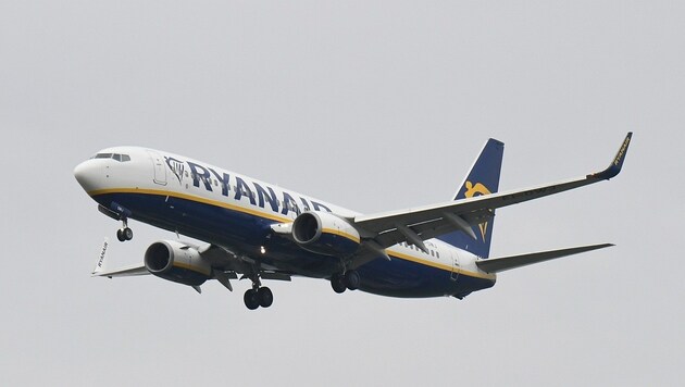 Der Mann kam mit einer Boeing 737-800 von Ryanair aus der jordanischen Hauptstadt Amman (Bild: P. Huber)