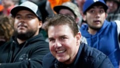 Tom Cruise besuchte 2021 mit seinem Sohn Connor Cruise ein Baseball-Spiel zwischen den San Francisco Giants und Los Angeles in San Francisco. (Bild: APA/AP Photo/Jeff Chiu)