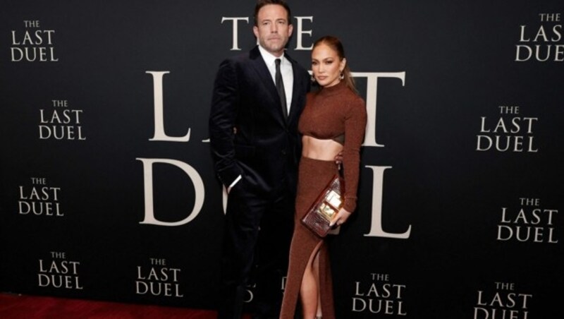 Ben Affleck und Jennifer Lopez bei der Premiere von „The Last Duel“ (Bild: 2021 Getty Images)