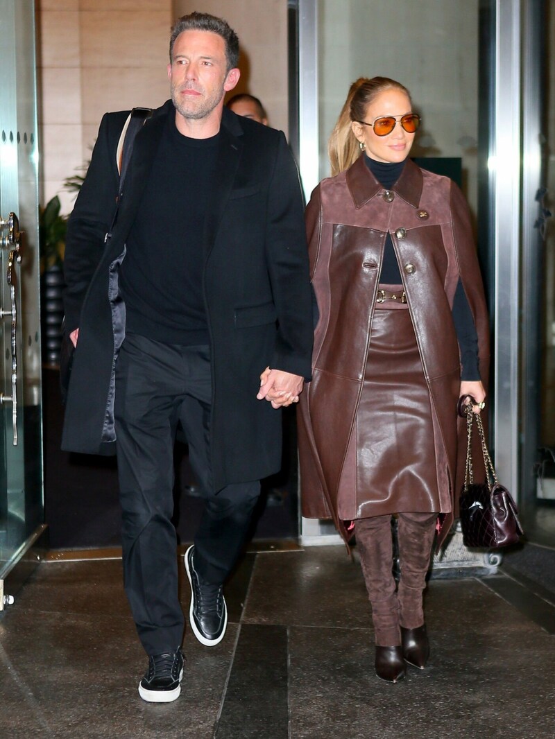 Von Paparazzi erwischt, aber der Style passt: Ben Affleck mit Jennifer Lopez (Bild: www.PPS.at)