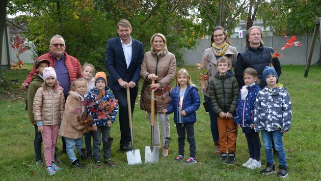 Die Roteichen sollen, wenn möglich, am Schulgelände gepflanzt werden, damit die Kinder ihre Entwicklung beobachten können. Pro Klasse bzw. Kindergartengruppe gibt es einen Baum. (Bild: Charlotte Titz)