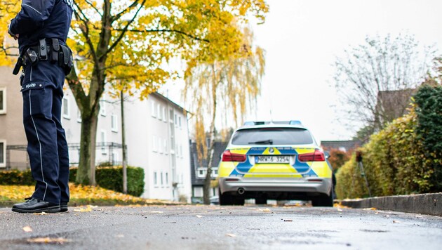 Ein Polizeiwagen in Deutschland (Symbolbild) (Bild: APA/dpa/Guido Kirchner)