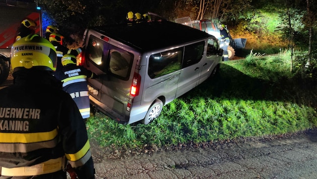 Das Fahrzeug kippte beinahe um. (Bild: FF Kaning)