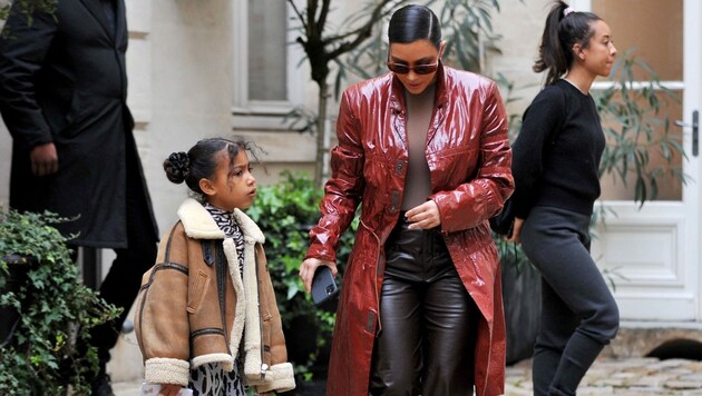 Kim Kardashian mit ihrer ältesten Tochter North (Bild: www.PPS.at)