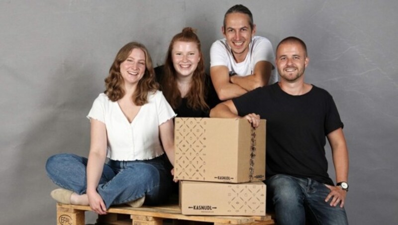 Das Kasnudl-Team: Sarah, Claire, Andreas und Max (Bild: kasnudl.com)