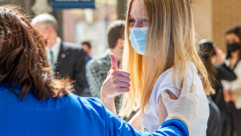 Auch Sadie (14) hat die Impfung bereits erhalten. (Bild: Joseph Prezioso / AFP)