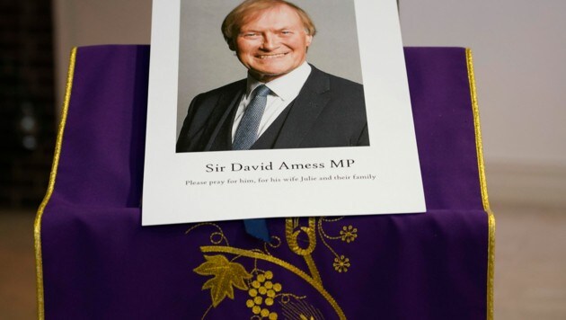 Die Polizei stufte den tödlichen Messerangriff auf den britischen Tory-Abgeordneten Sir David Amess als Terrorakt ein. (Bild: AP)