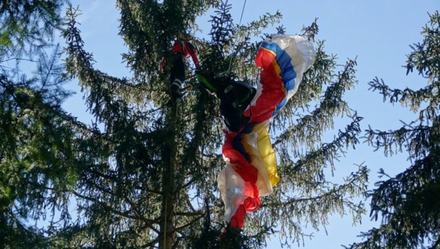 Einsatz für abgestürzten Paragleiter in Brandberg -Fotocredit: ZOOM.TIROL (Bild: zoom.tirol)