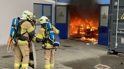 In der Halle brannte es lichterloh (Bild: ZOOM.TIROL)