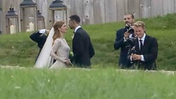 Jennifer Gates posiert nach ihrer Vermählung mit ihrem Mann Nayel Nassar für Hochzeitsfotos. (Bild: www.pps.at)