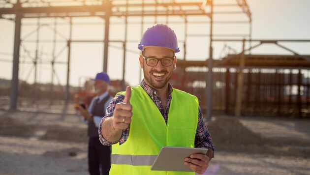 Die Chancen, auf der Karriereleiter nach oben zu steigen, sind in der Bauwirtschaft hervorragend. (Bild: stock.adobe.com)