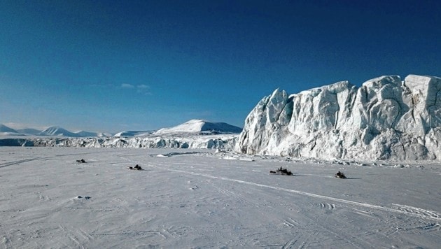 Höllenritt mit Schneemobil über den Gletscher, Gänsehaut ist garantiert. (Bild: Odd Harald Hauge)