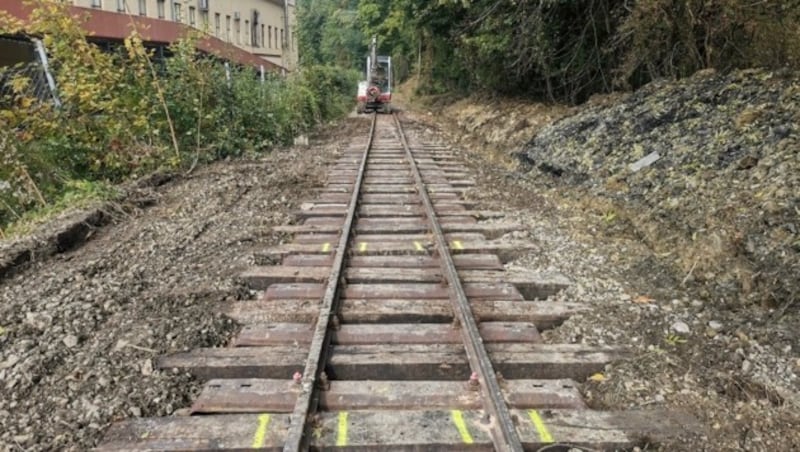 In Rekordzeit wurden die Gleise repariert, die Nostalgiezüge können nun uneingeschränkt auf der gesamten Strecke fahren. (Bild: ZVG)