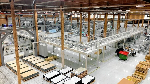 Die Halle: früher ein Sägewerk, jetzt eine High-tech-Fabrik (Bild: Wassermann Kerstin)