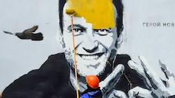 Nawalny gilt in Russland als die wichtigste Person in der politischen Auseindandersetzung mit Wladimir Putin. Das schmeckt dem Präsidenten jedoch gar nicht. (Bild: AFP/Olga MALTSEVA)