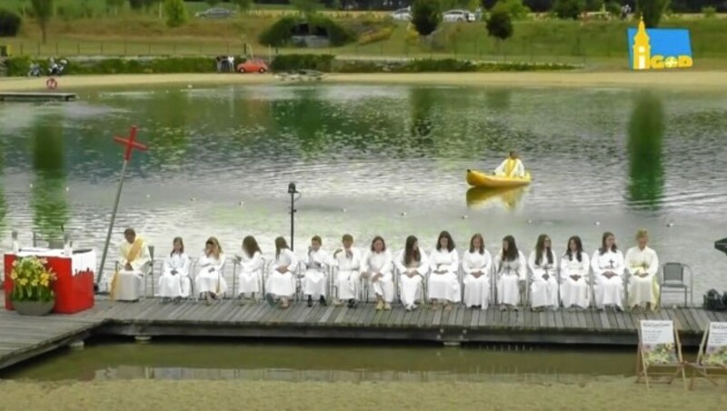 Josef Reisenhofer im Freizeitsee in Greinbach (Bild: Screenshot/YouTube/Pfarre Hartberg)