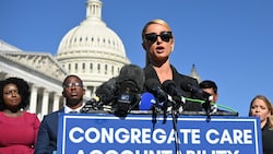 Paris Hilton sprach sich vor dem US-Kongress in Washington für ein härteres Gesetz im Kampf gegen Kindesmissbrauch in Einrichtungen wie Internaten stark. (Bild: AFP )