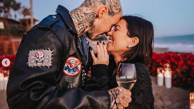 Travis Barker und Kourtney Kardashian teilten weitere Bilder ihrer Verlobung. (Bild: instagram.com/kourtneykardash)