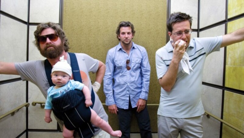 Zach Galifianakis, Bradley Cooper und Ed Helms in „Hangover“ (Bild: Ronald Grant Archive / Mary Evans / picturedesk.com)