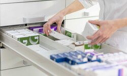 Die Anwendung „ApoScout“ soll Konsumenten wie Apotheken lästiges Telefonieren ersparen.