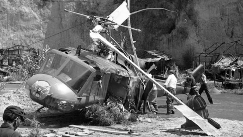 Im Wrack dieses Hubschraubers starben Vic Morrow und die Kinderstars Myca Dinh Le und Renee Shin-Yi Chen beim Dreh von „Twilight Zone“. (Bild: Scott Harms / AP / picturedesk.com)