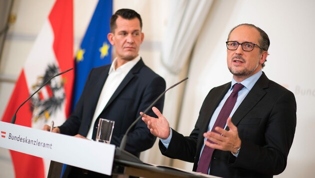 Nicht mehr auf einer Linie: Gesundheitsminister Wolfgang Mückstein (Grüne) und Bundeskanzler Alexander Schallenberg (ÖVP) (Bild: APA/MICHAEL GRUBER)