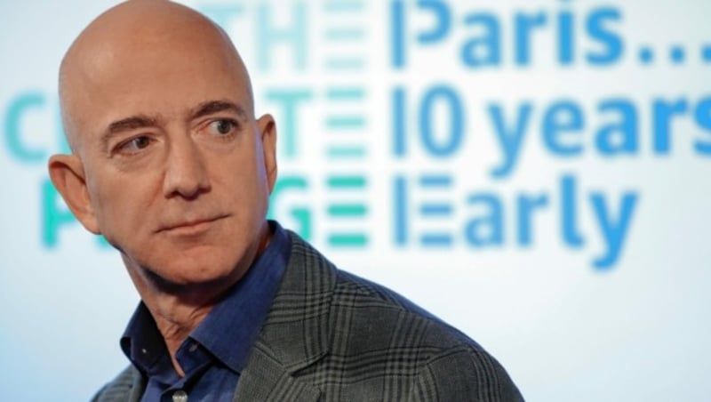 „In nicht allzu ferner Zukunft - vielleicht 100 Jahren - wird es einfacher sein, bestimmte Sachen ins Weltall zu verlagern“, so Jeff Bezos. (Bild: Copyright 2019 The Associated Press. All rights reserved.)