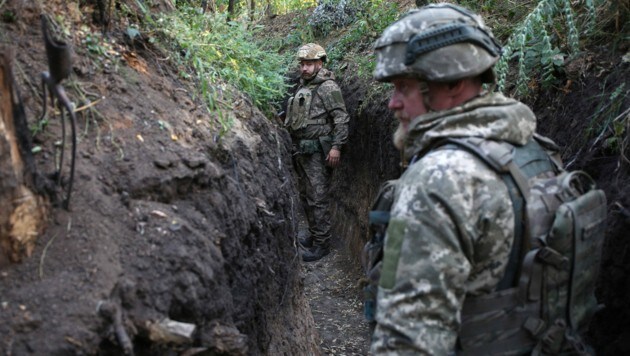 Soldaten der ukrainischen Armee in der umkämpften Region Donezk (Archivbild) (Bild: AFP)