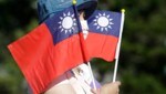 Die Nationalflagge von Taiwan. China übt weiterhin starken Druck auf den Inselstaat aus. (Bild: AP)