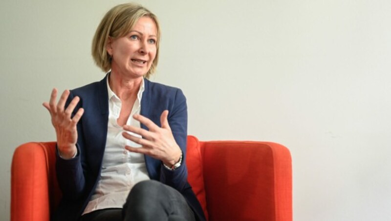 Christine Wagneder ist Expertin für die Finanzkompetenz von Jugendlichen beim Jugendservice des Landes Oberösterreich. (Bild: Alexander Schwarzl)