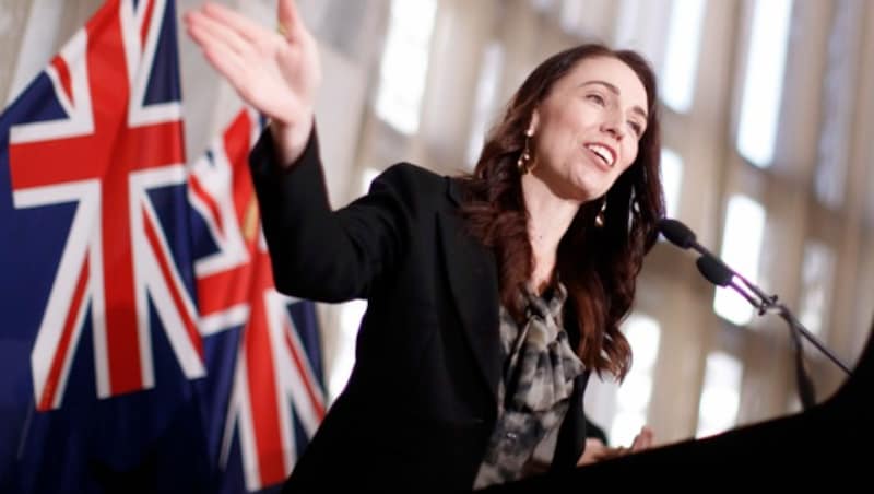 Neuseelands Premierministerin Jacinda Ardern (Bild: AP)