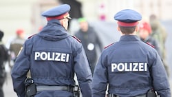 Als der Polizist einschritt, wurde er von einem 37-Jährigen leicht verletzt. (Bild: P. Huber)