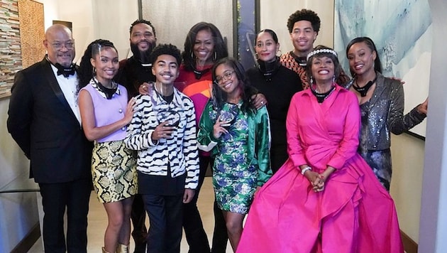 Michelle Obama mit den Darstellern von „Black-ish“ (Bild: instagram.com/blackishabc)