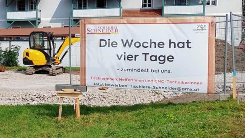 Die ungewöhnliche Werbung brachte den gewünschten Erfolg (Bild: Tischlerei Schneider/Grabner)